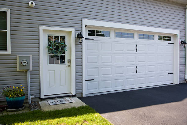 24/7 Emergency Garage Door Panel Replacement experts in Jeannette, PA